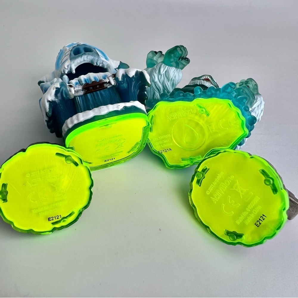 Skylanders SPYRO'S ADVENTURE-4 Pack- Empire Of Ice, Slam Bam, Shield, Anvil 2011 - Picture 10 of 11